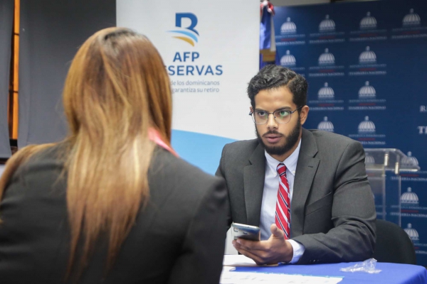 AFP Reservas realiza jornada de formalización de afiliados en Tesorería Nacional