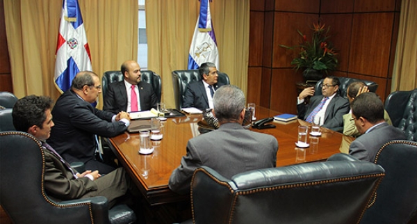 Tesorero Nacional visita al Presidente del Consejo del Poder Judicial.