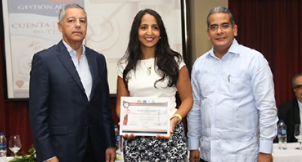 Ministro de Hacienda y Tesorero Nacional entregan certificados en Seminario taller “Gestión Activa de la Cuenta Única del Tesoro”