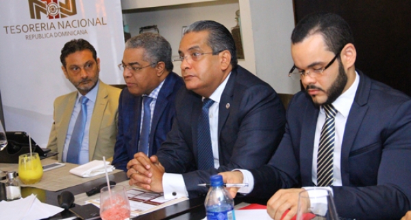 Tesorero Nacional define estrategia y coordina acciones con funcionarios Ministerio de Hacienda