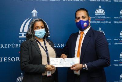 Tesorería Nacional inicia entrega de cheques de Bono de Apoyo Familiar al Gabinete Social; primera partida alcanza RD$66 Millones de pesos.