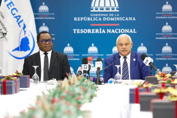 Tesorero y Subtesorero Nacional.